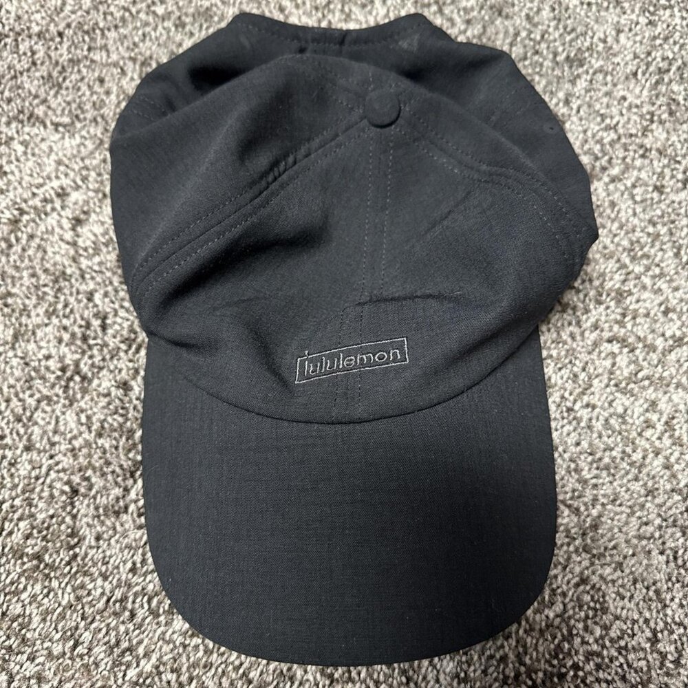 Lululemon Women's Black and Grey Hat